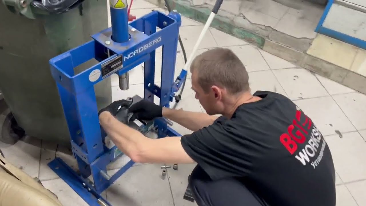 Ремонт выезжающих электропорогов на примере Cadillac Escalade