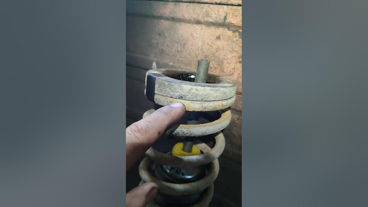 Стойка передняя ваз 2170. Амортизатор передний 2170 hola. Сааз передний левый приора. Амортизатор ваз 2170. Амортизатор ваз 2170 передние.