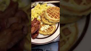 Scramble eggs, waffles, and bacon#cooking #breakfast #subscribe #lifestyle