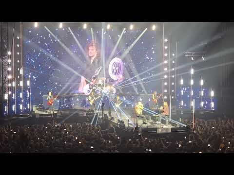 Helloween - In the Middle of a Heartbeat / A Tale That Wasn't Right  (Poland Katowice) 28-10-2025