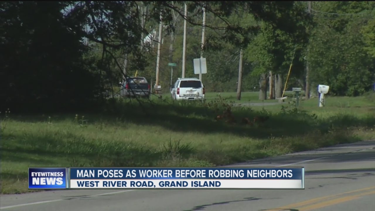 Man poses as town employee to rob residents