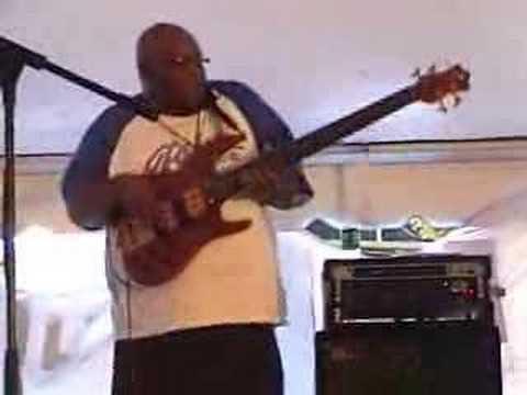 James Ross @ John King (Freestyle Bass Solo) 5 String Ken Smith Bass