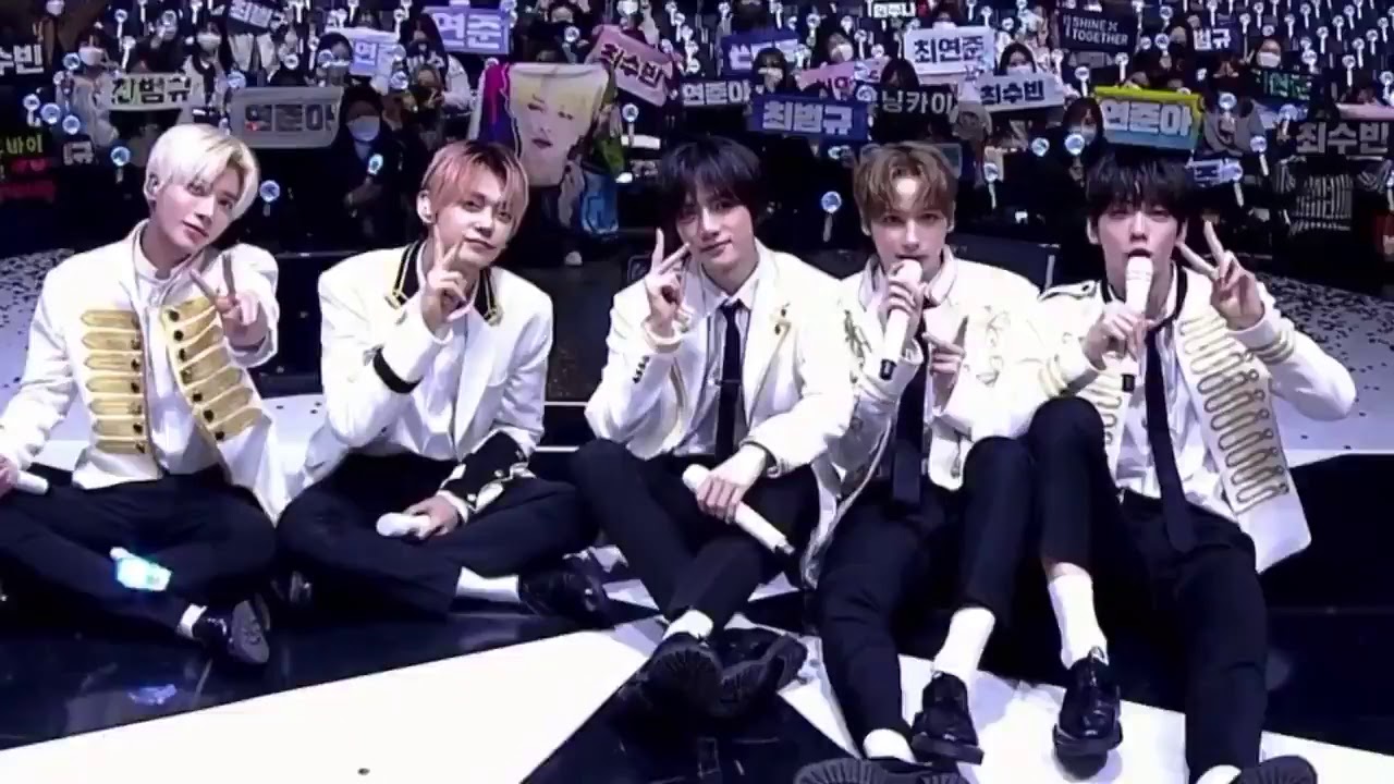 TXT] 2021 Fanlive shine x together - photo time with MOA! - YouTube