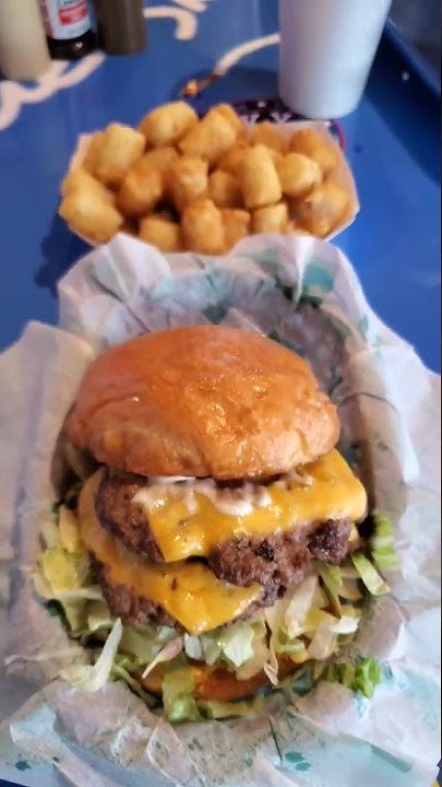 blue-sky-burgers-in-abilene-tx-cheeseburger-tatertots-greenchile