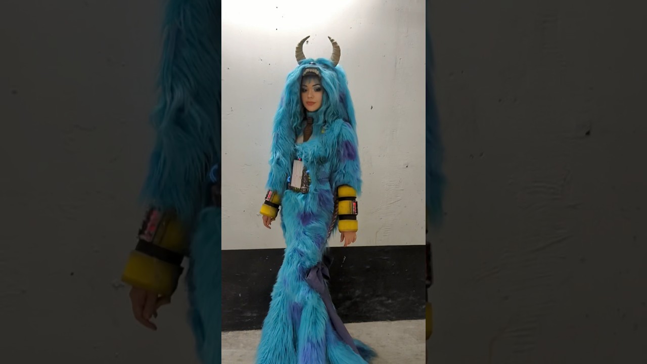 Here’s Sulley! 🥹🫶 #cosplay #cosplayer #sulley #monstersinc #disney #pixar #halloween