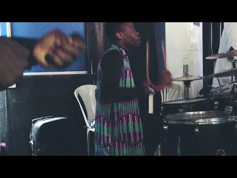 HIGH TENSION MAKOSSA PRAISE (WATCH TILL END!)