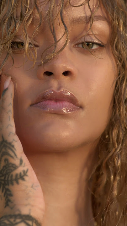 It’s time to dew-it-all with Fenty Skin’s Hydra Vizor Huez  💟 Rihanna is wearing shade 4 ✨