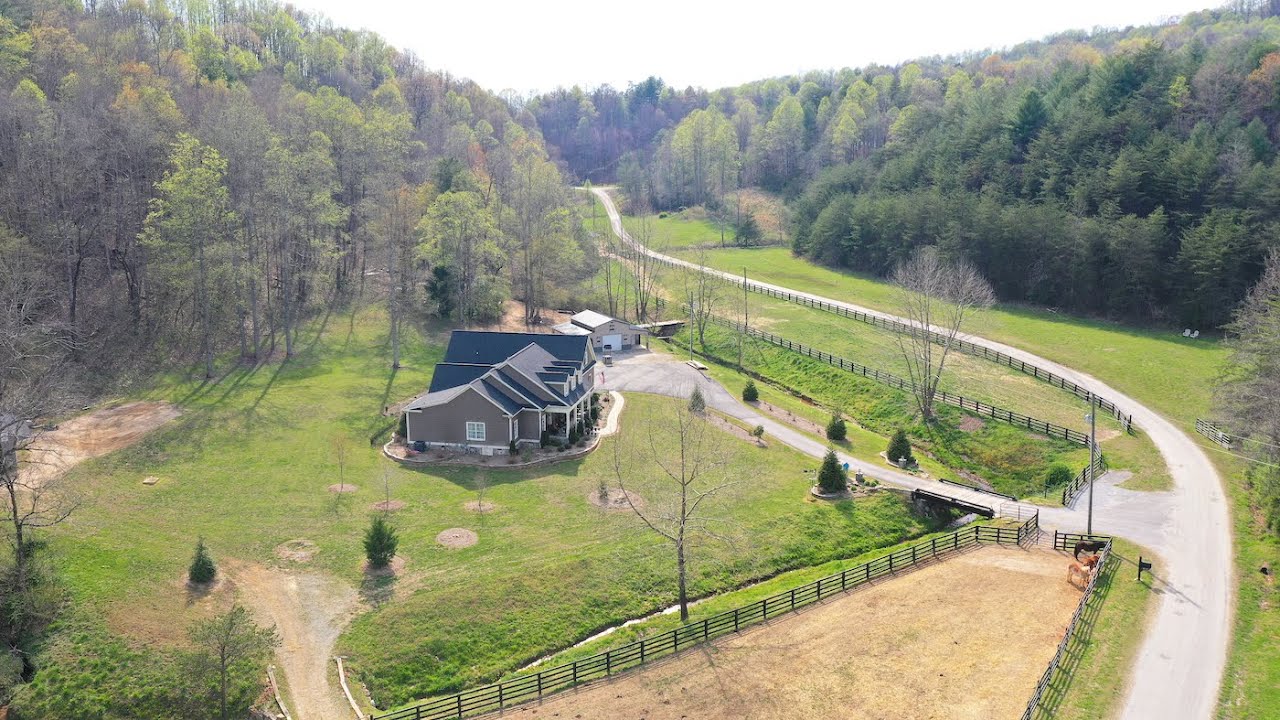 Blue Ridge Mountain Horse Farm 4537 Equestrian Dr, Lenoir NC The