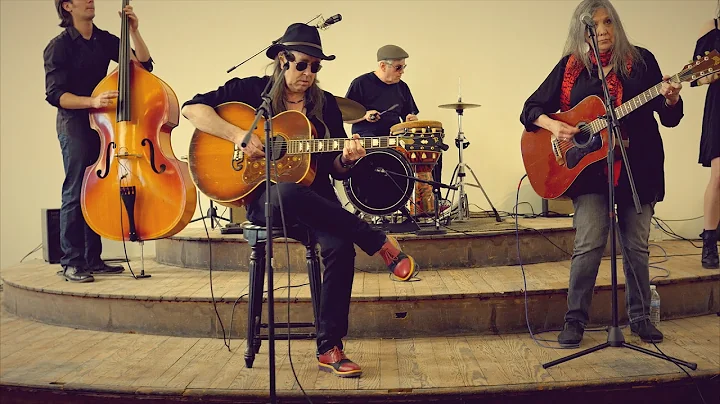 David and Sara Surkamp (of Pavlov's Dog) - "Blowin...