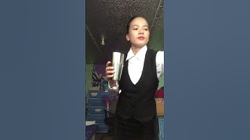 Palm spin, Figure 8, Thumb around with a shaker | First steps in Bartending