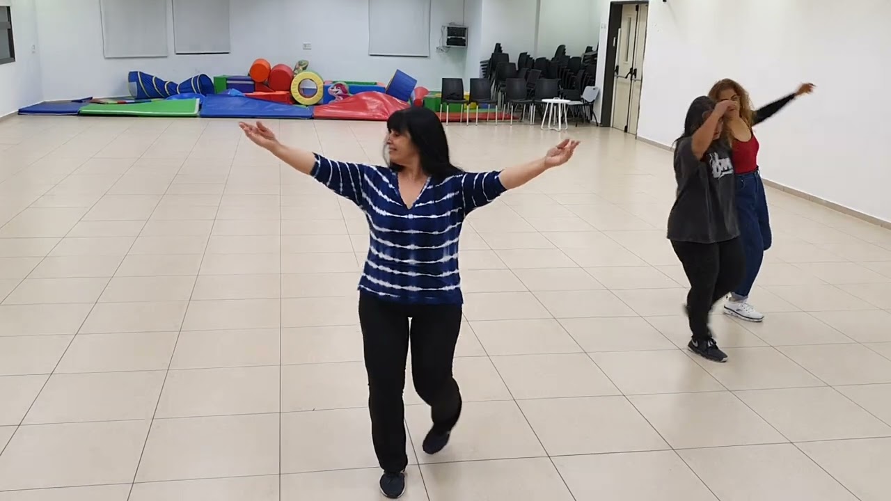 זכרונות מיותמים - Zichronot Meyutamim - ריקוד מעגל