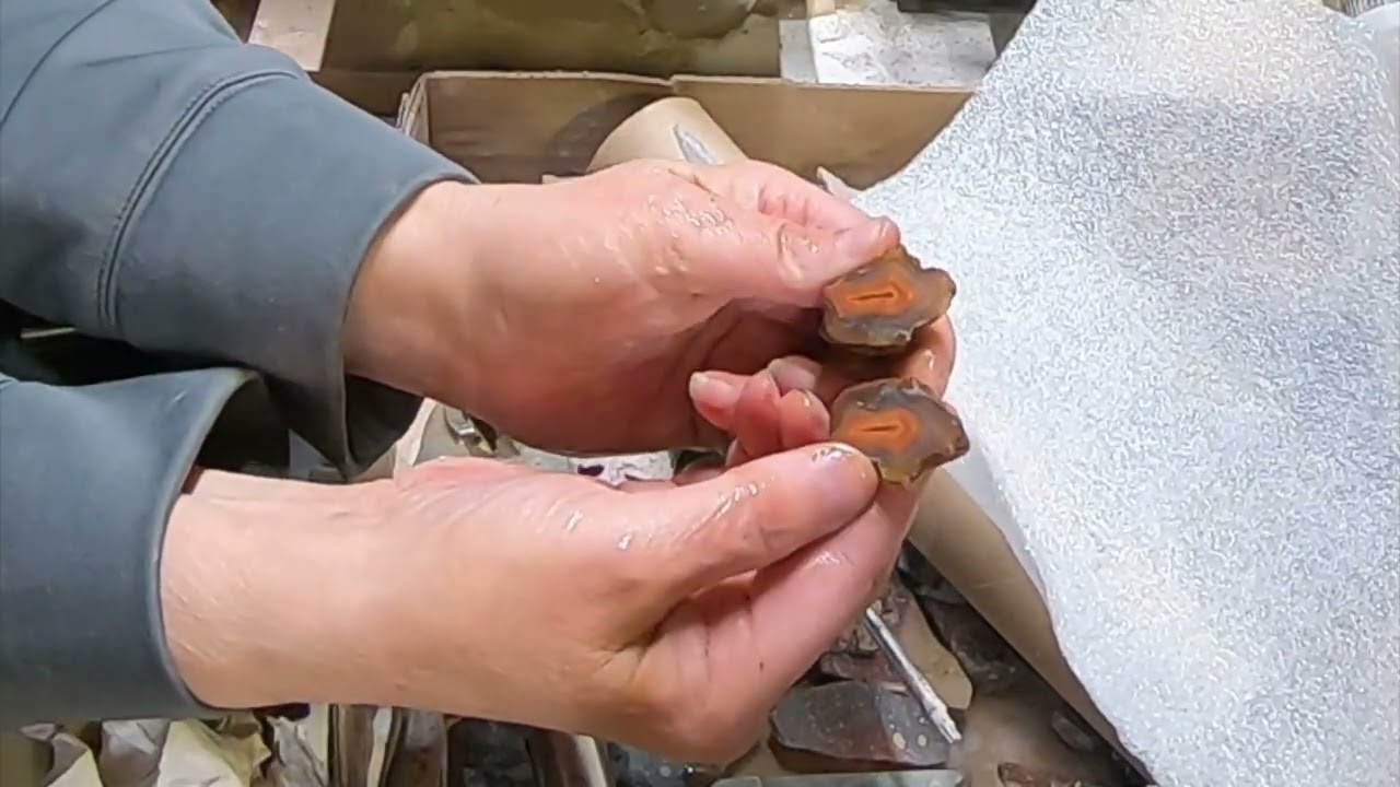 Cutting Alimajo Agates