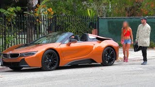 ДЕВУШКА ПОВЕЛАСЬ НА ОДНОРУКОГО ИНВАЛИДА НА BMW i8