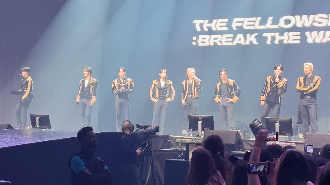 ATEEZ (에이티즈) - Opening ment - DAY 2 PARIS 230308 [4K60 HDR]