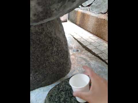 狭井神社の薬井戸