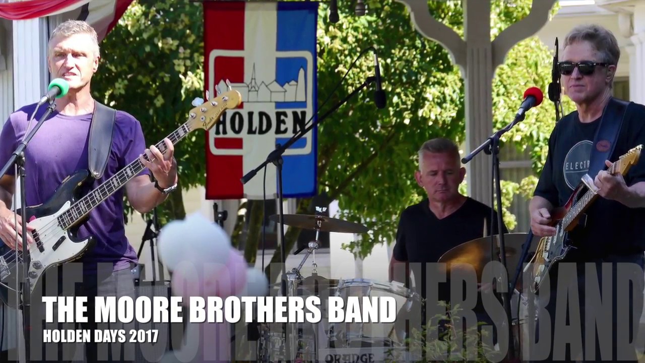 THE MOORE BROTHERS BAND Holden Days 2017 