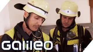 Der harte Job als Feuerwehrmann: Wie anstrengend ist es bei der Feuerwehr? | Galileo | ProSieben