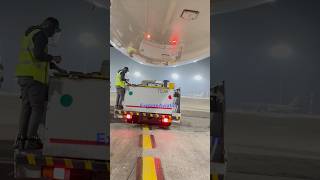Waste discard from aircraft #wastecart #wasteservice #aviation