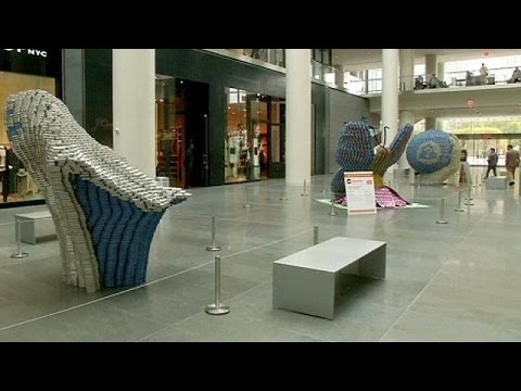 वीडियो: लैरी मॉस की कला चाल: गुब्बारों से चित्रों की प्रतियां