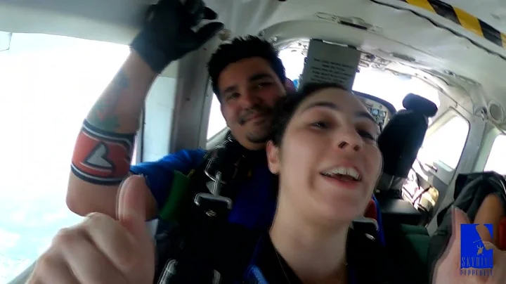Angela Kilpatrick - Skydive Pepperell - www.skyjum...