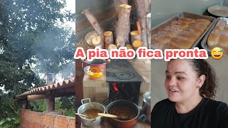 nossa rotina boa da roça 🍃 feijão verde da roça no fogão a lenha 😊 pão fresquinho no café e...