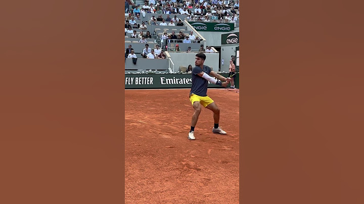 Carlos Alcaraz close up Vs. JJ wolf round 1 Roland Garros