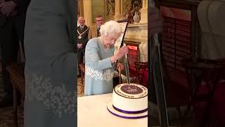Queen Elizabeth Stabs A Cake Original Meme Template