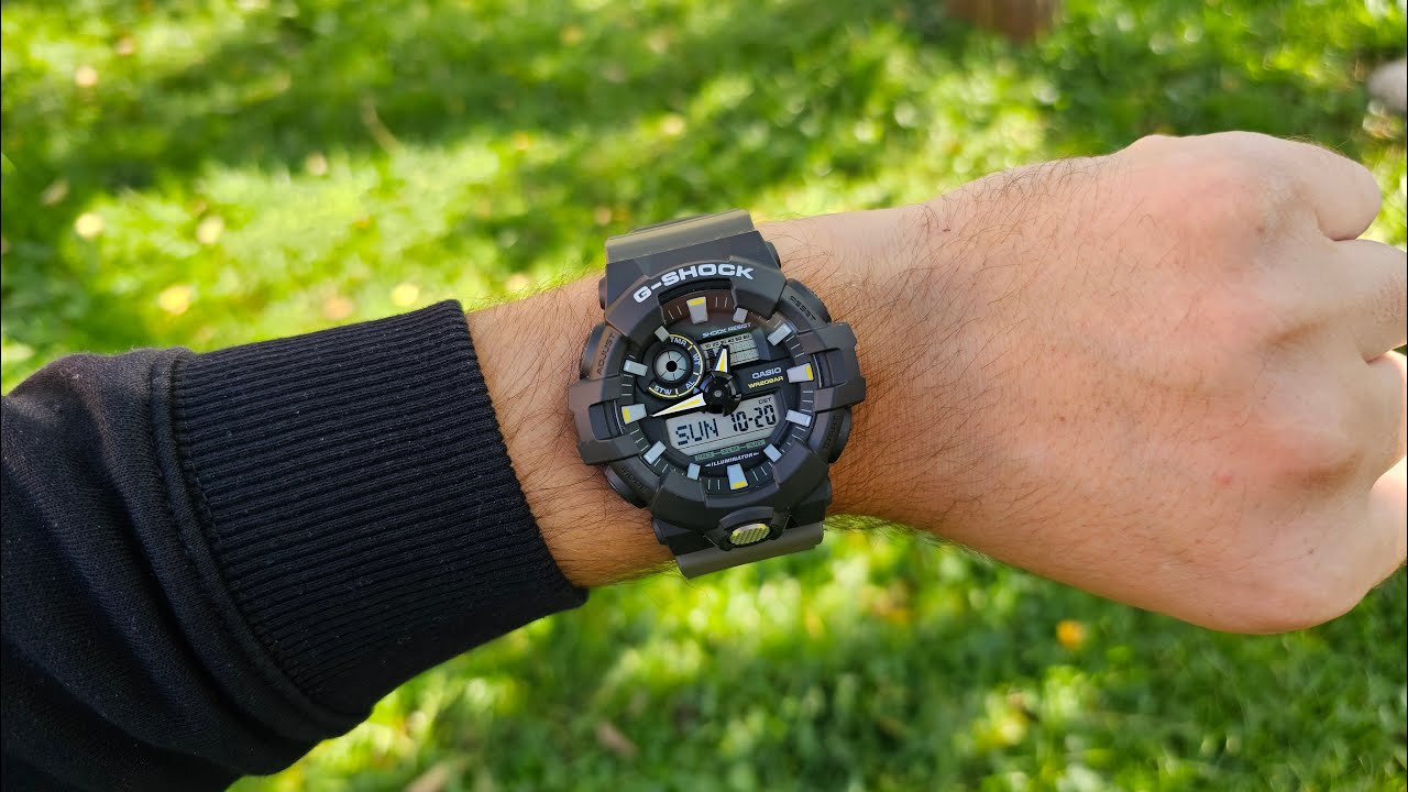 Gshock GA-710 - Wristshot & Wristroll