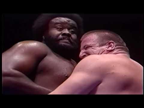 Video: Hacksaw Jim Duggan Thamani Net: Wiki, Ndoa, Familia, Harusi, Mshahara, Ndugu