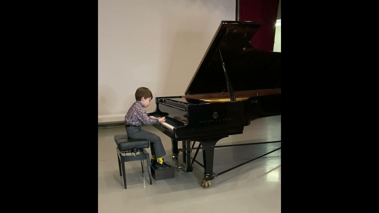 Р. Шуман «Смелый наездник». Пужалин Ярослав 7 лет. Преподаватель ...