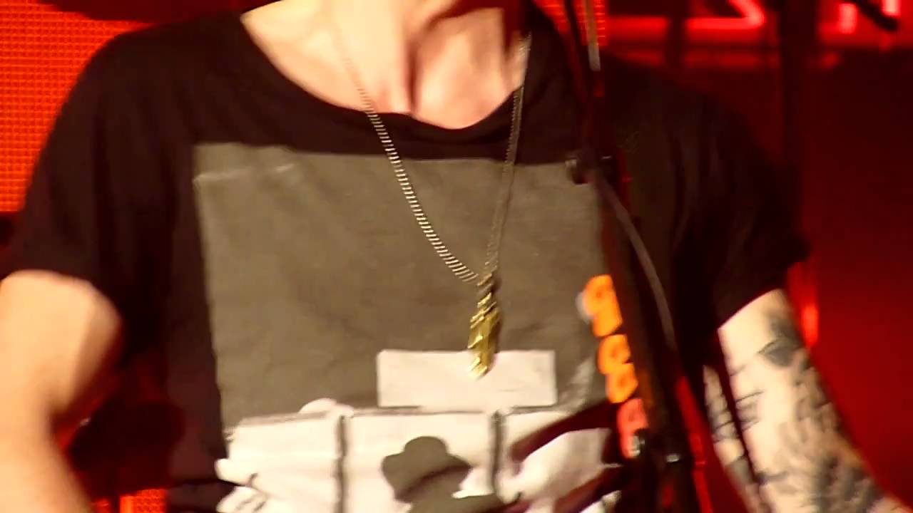 McFly - The Last Song (above The Noise tour) Sheffield