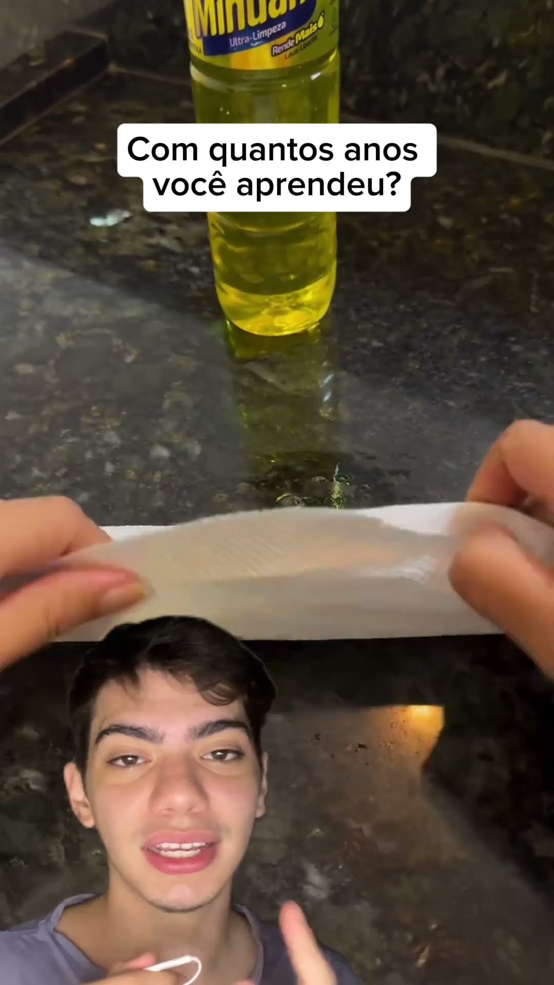 Use café e detergente no papel toalha pra acabar com baratas! ? Cheiro funciona como repelente!