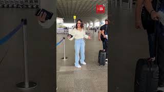 Airport पर Sunny Leone के खोए Bag! #SunnyLeone #bollywood screenshot 4