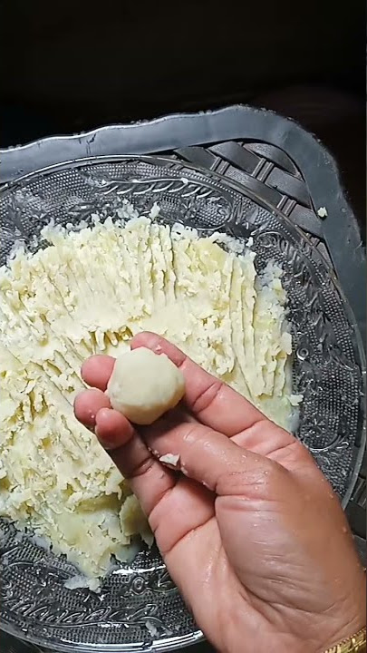 ubi putih pake kelapa rasanya enak😋👌#vlog #shan