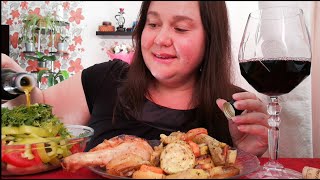 Мукбанг 🍷 Курочка 🍗 с картошкой 😋 и летним салатом 🥗