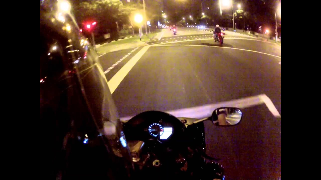 Singapore Yamaha R1ders Rounding