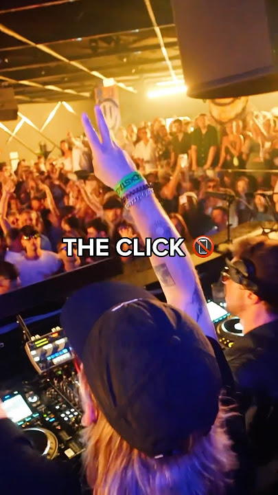 It it all about the click 📵 • Phones Down with @wavewavemusic and @RolandClark is OUT NOW