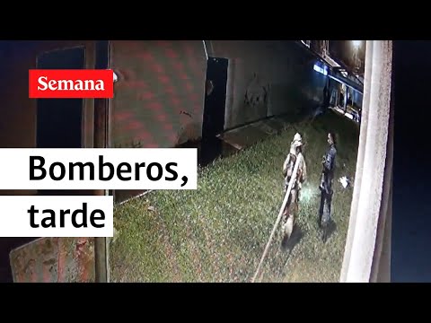 Cuando la tragedia había ocurrido, apareció un bombero que solo tenía una manguera