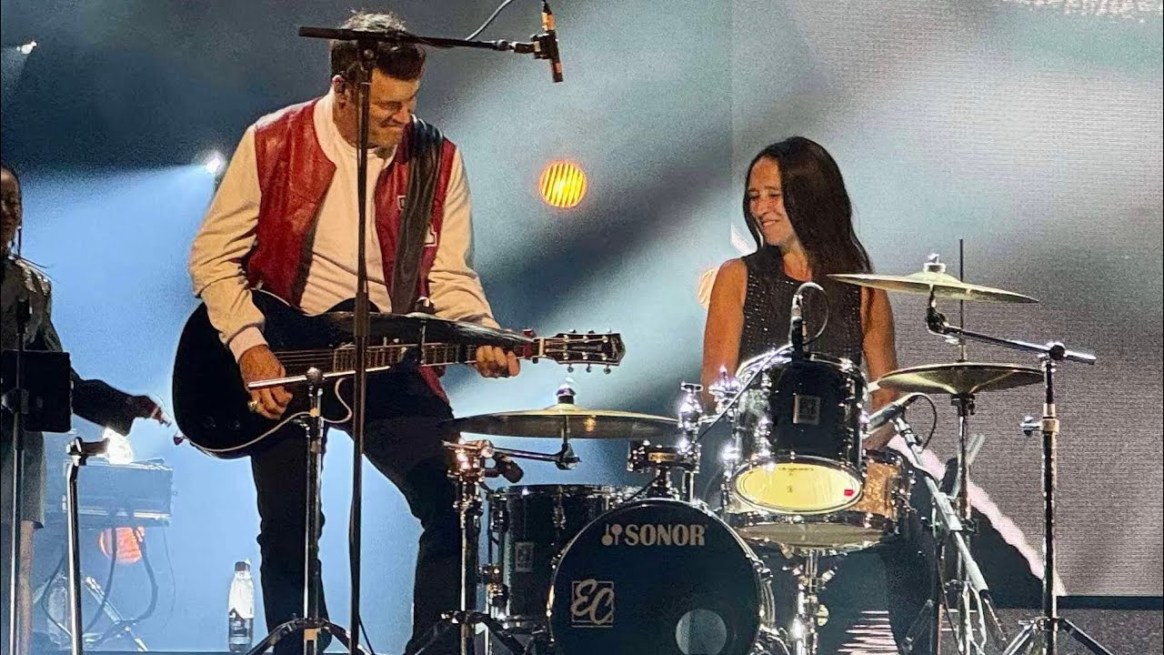 Ed Caplette Emmanuelle Caplette plays a Drum Solo at Roch Voisine’s Concert - YouTube