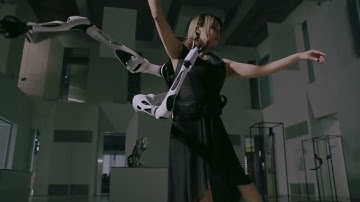 Social Digital Cyborgs: The Collaborative Design Process of the JIZAI ARMS