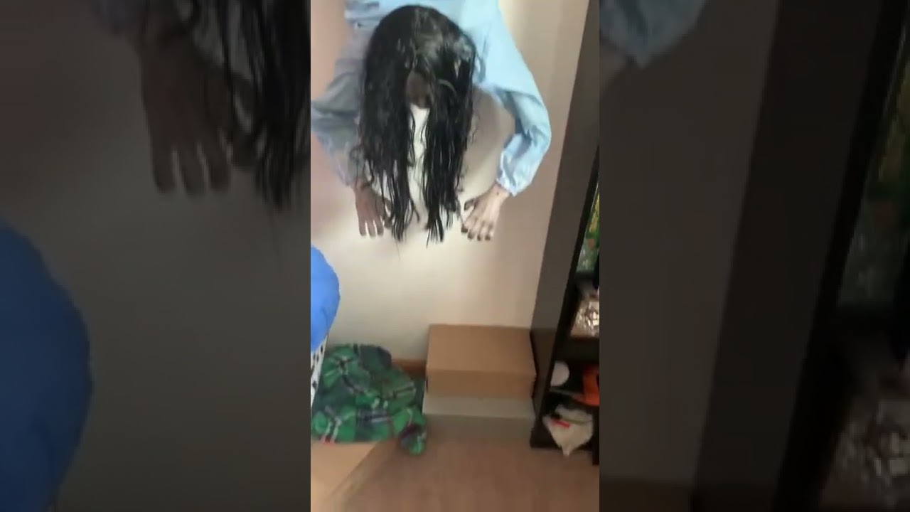Spirit Halloween 2014 | Possessed Wall Hanger | DEMO