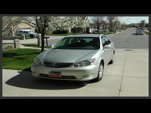 How to replace the headlight bulbs on our car: a Toyota Camry