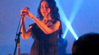 PJ Harvey &amp; John Parish BLACK HEARTED LOVE - HQ - live in Paris COMPLETE bataclan 17/05/09