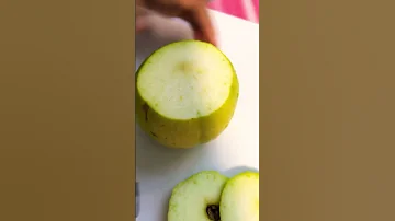 How I Cut And Eat Guava Fruit Shorts Guava Fresh Fruit 