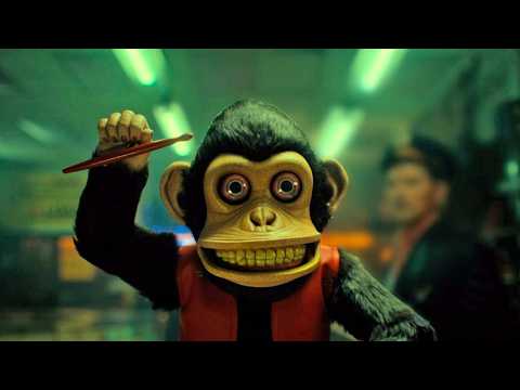 لو سمعت صوت طبلة القرد إهرب فورا لأنه كل مايتحرك لازم حد يمو ت 