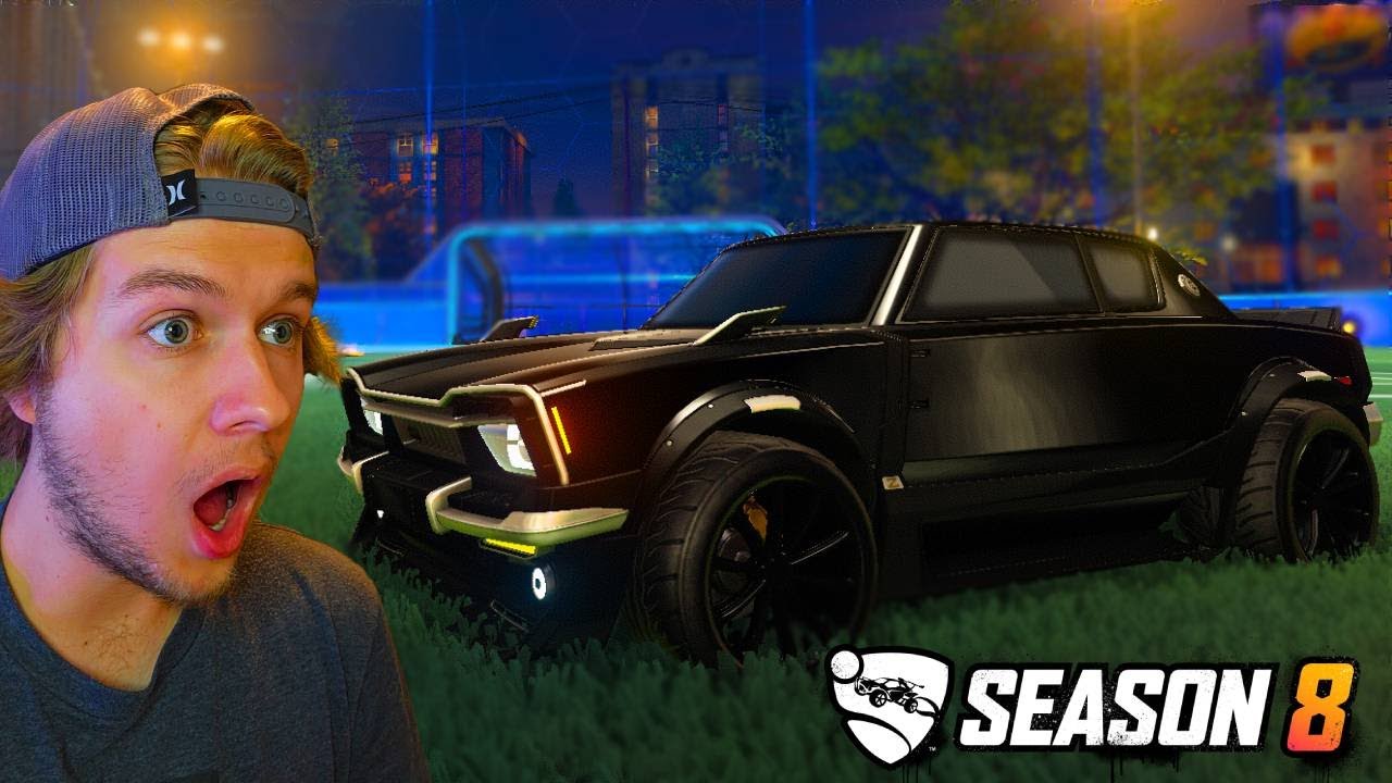 BLACK DINGO IN THE ITEM SHOP! *CLASSY*