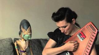 Miniatura del video "My Brightest Diamond - Escape Routes (Live)"