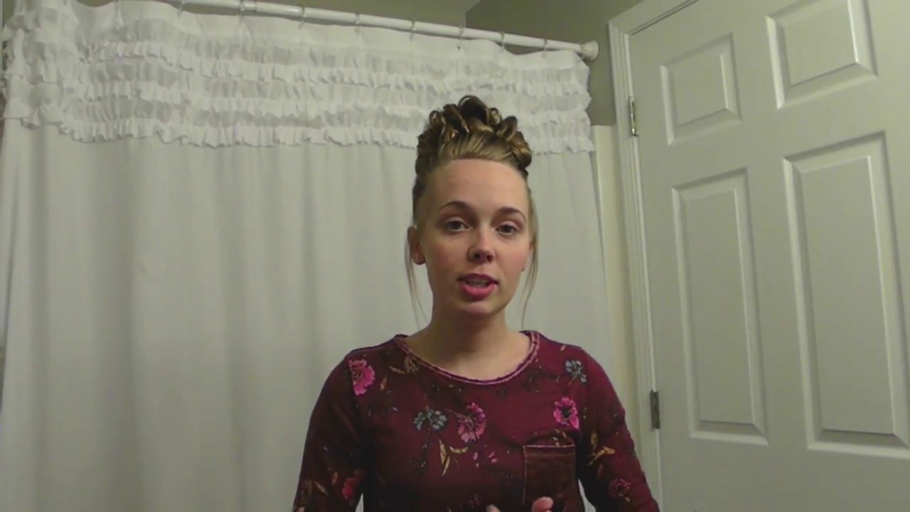 Высокий небрежный пучок