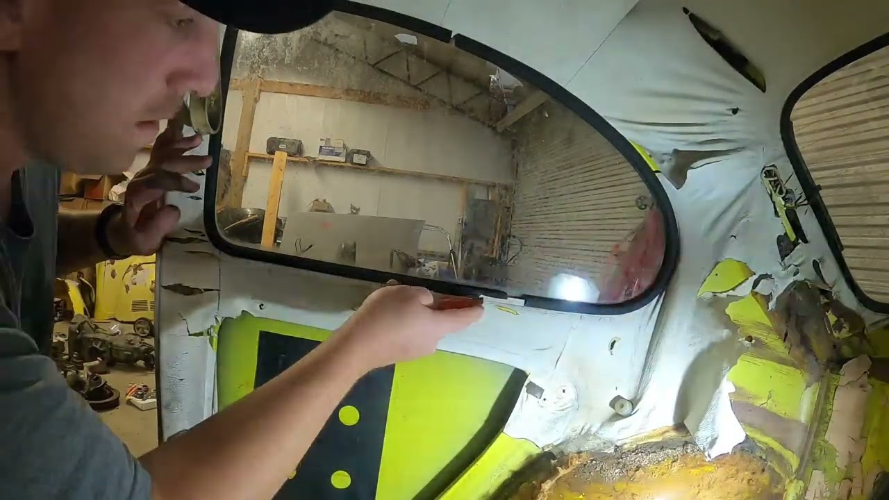 The Rust Bug...How to remove a 74 VW Super Beetle glass.
