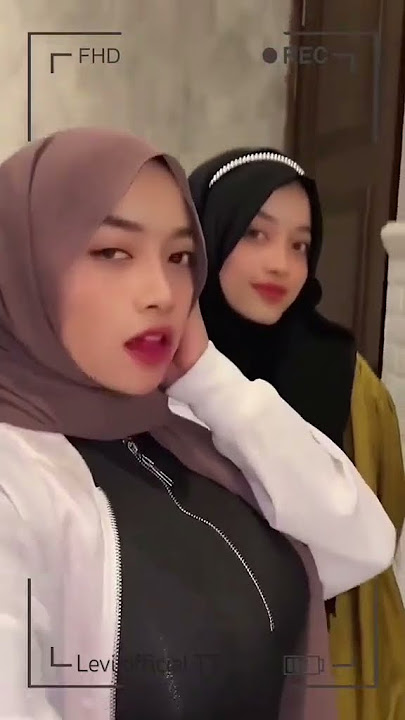 Hijab Lesbi Bikin Sang*